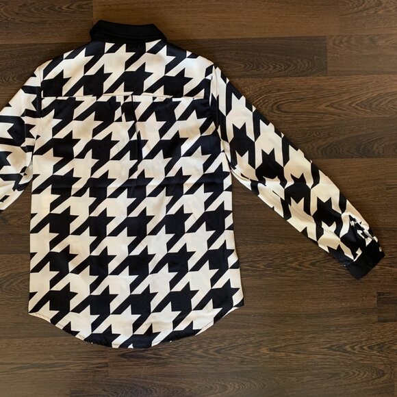 Size Small Black and White Anne Klein Button-Up Shirt - Picture 9 of 9
